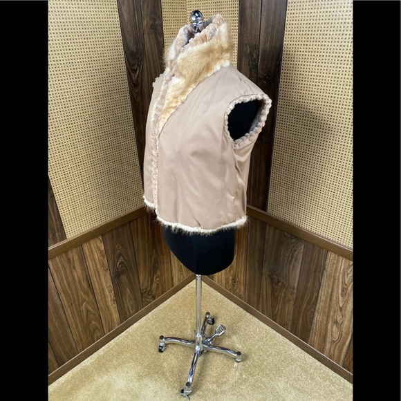 MUSI LONG HAIRED & SHEARED BEAVER TRIM FUR VEST - Picture 9 of 11